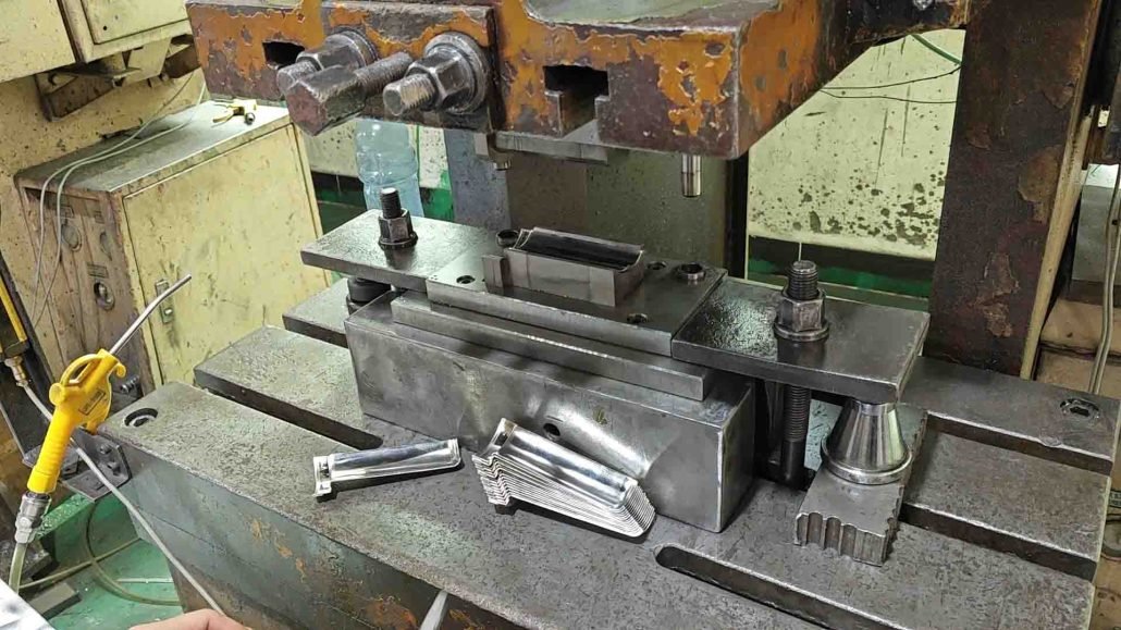 Difference Between Forging and Stamping