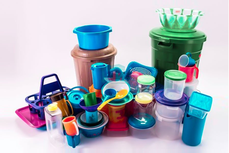 Plastic products obtained by using the polypropylene  material